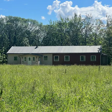Plantestua-alstahaug Planteskole Ostello *